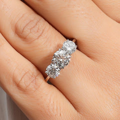 Round Brilliant Diamond Three Stone Engagement Ring in 4K Gold